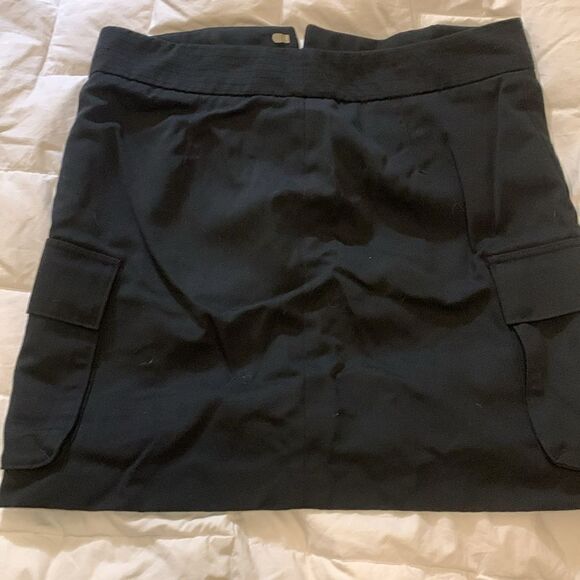 BANANA REPUBLIC, cargo pocket wool skirt, size 6, lined , near new condition - Picture 4 of 11